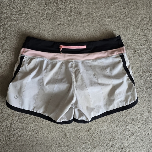 Lululemon Groovy Run Short Gros Gingham Dune/Bleached Coral/Black size 8 - Picture 6 of 13